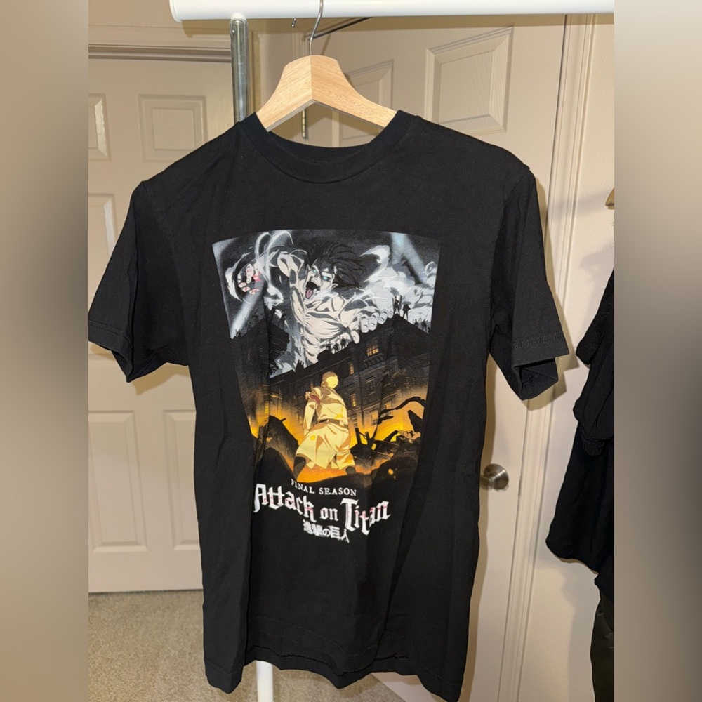 Attack on Titan Hot Topic T-Shirt